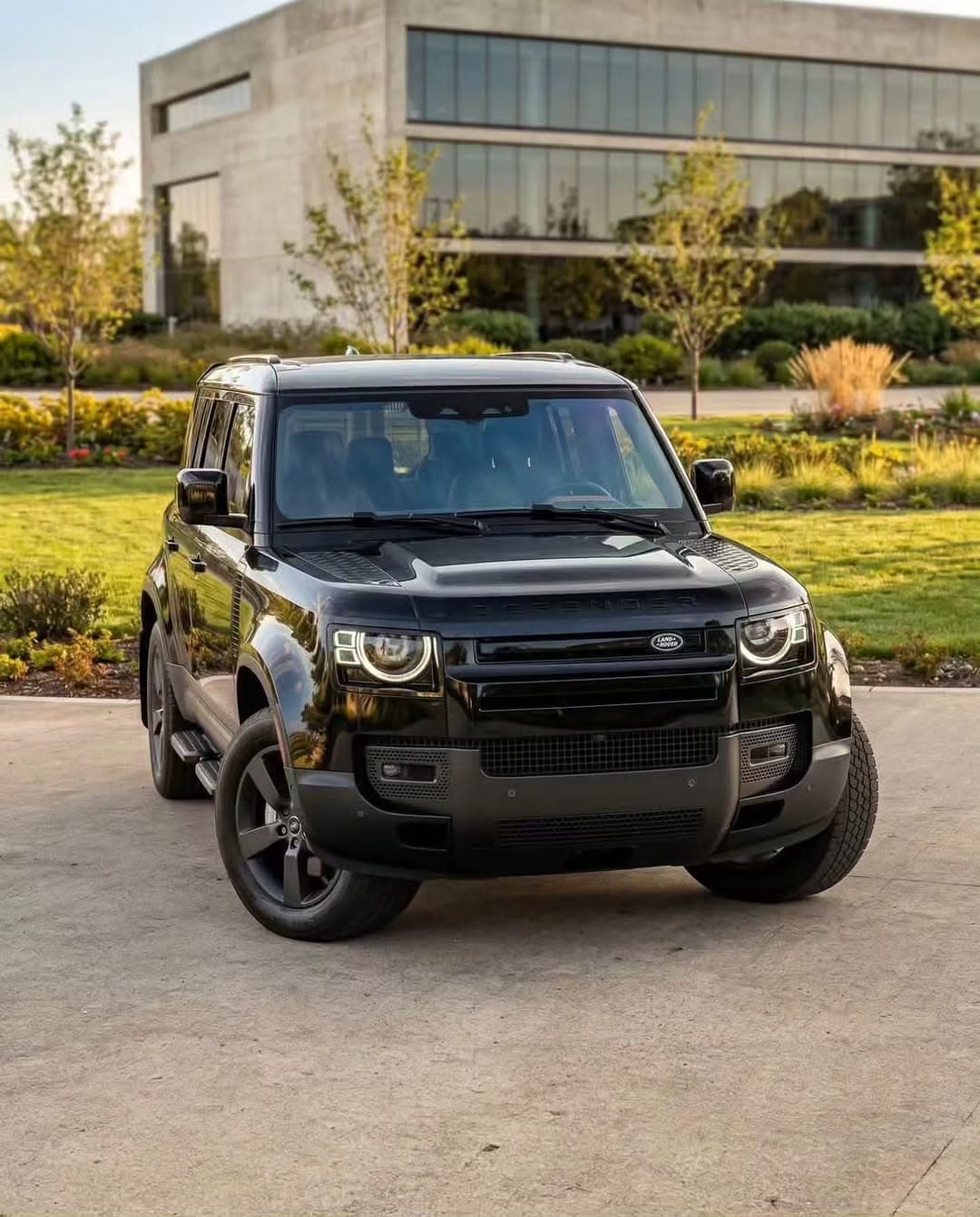 2023 Land Rover Defender P400